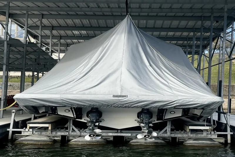Slide: The Image of Sea Ray SLX 400 2019 - 41