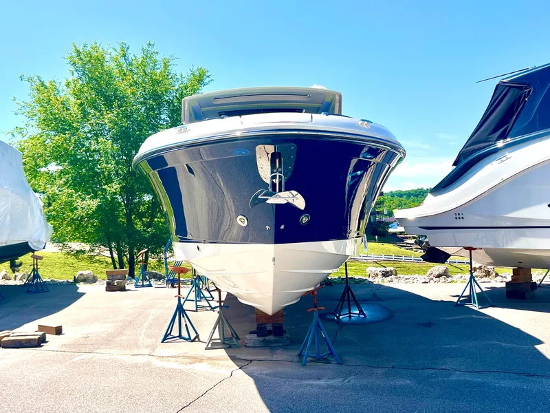 Slide: The Image of Sea Ray SLX 400 2019 - 5
