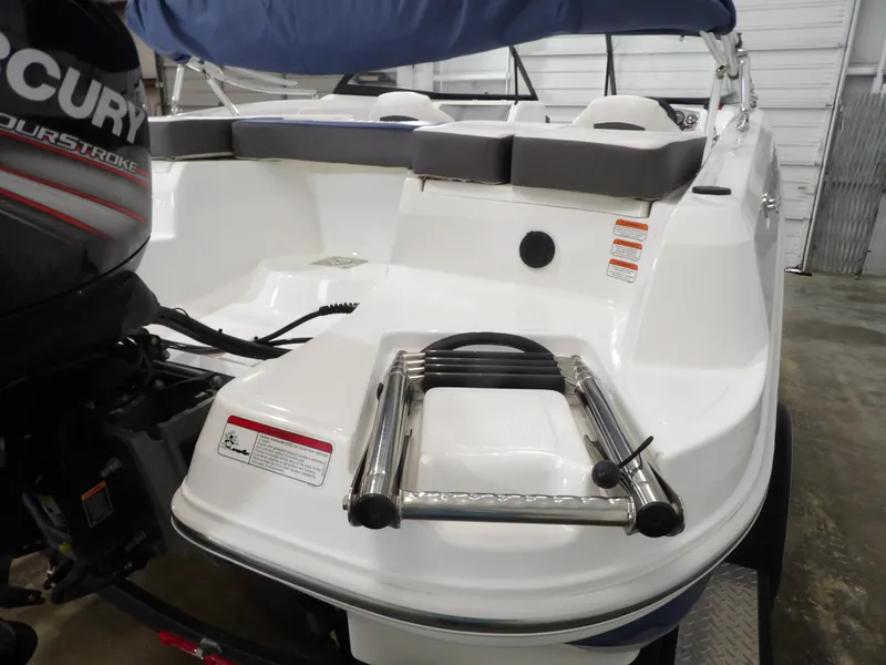 Slide: The Image of Tahoe 450TS 2017 - 17