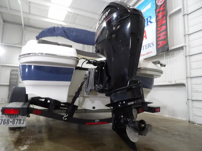 Slide: The Image of Tahoe 450TS 2017 - 8