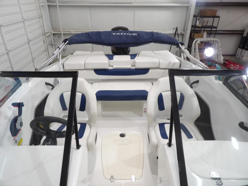 Slide: The Image of Tahoe 450TS 2017 - 9