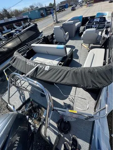 Slide: The Image of Godfrey Sweetwater 2286 SFLC - Yamaha 150 2025 - 13