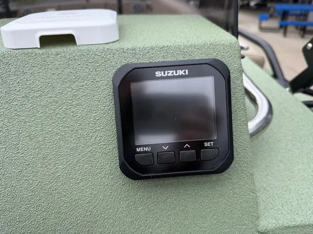 Slide: The Image of 2025 SeaArk Easy 200 boat with Suzuki DF200 display screen. - 8
