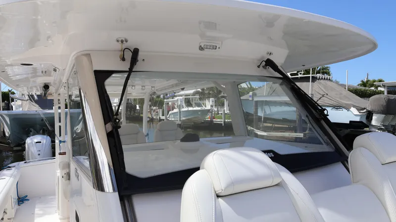 Slide: The Image of Everglades 435 Center Console 2019 - 57