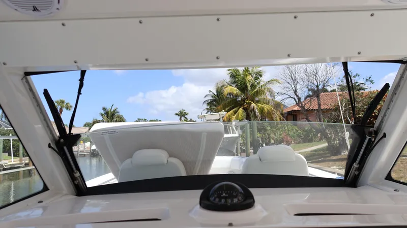 Slide: The Image of Everglades 435 Center Console 2019 - 58