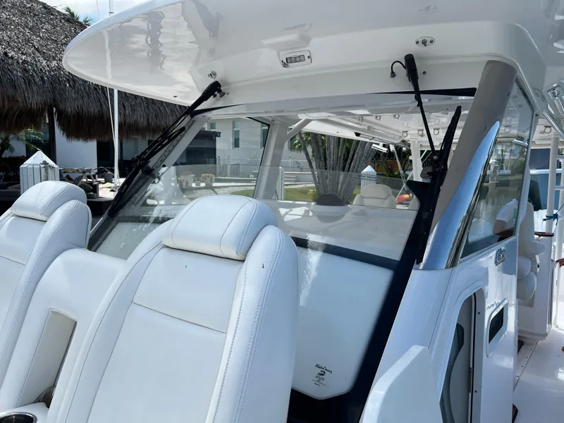 Slide: The Image of Everglades 435 Center Console 2019 - 59