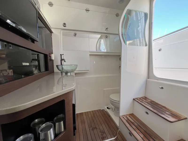 Slide: The Image of Everglades 435 Center Console 2019 - 65