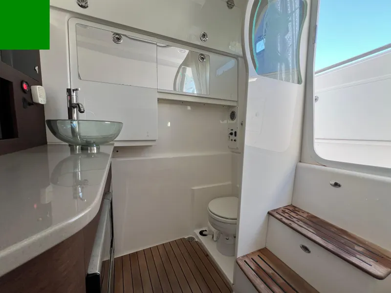 Slide: The Image of Everglades 435 Center Console 2019 - 66