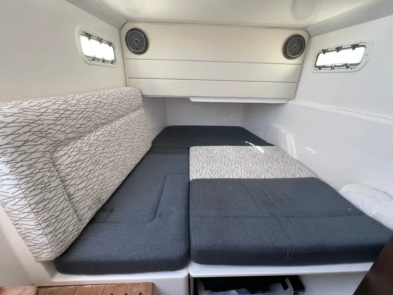 Slide: The Image of Everglades 435 Center Console 2019 - 67