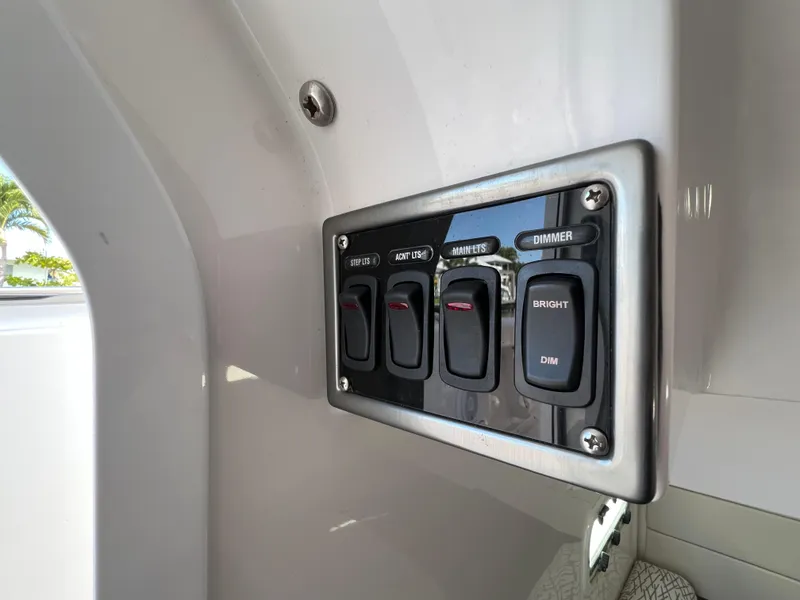 Slide: The Image of Everglades 435 Center Console 2019 - 68