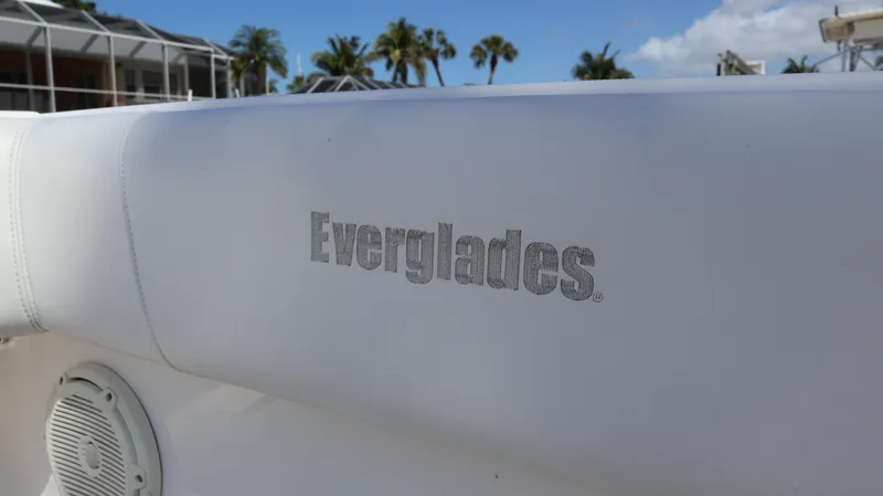 Slide: The Image of Everglades 435 Center Console 2019 - 78