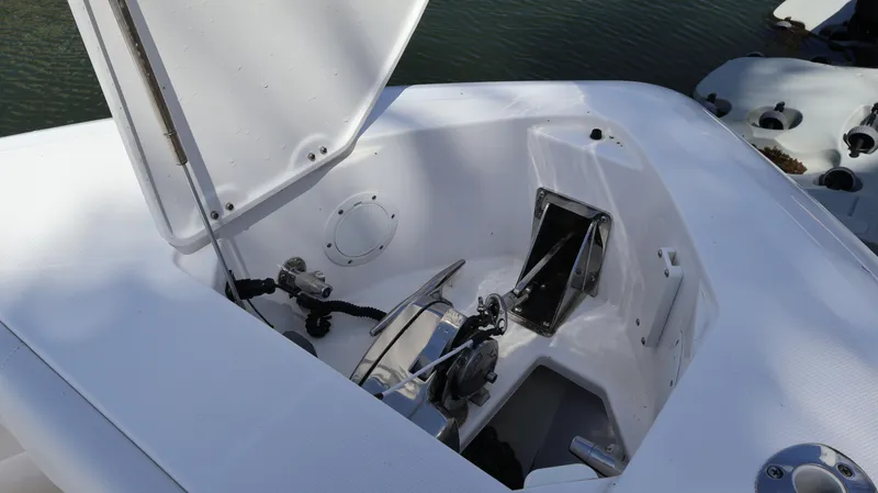 Slide: The Image of Everglades 435 Center Console 2019 - 86