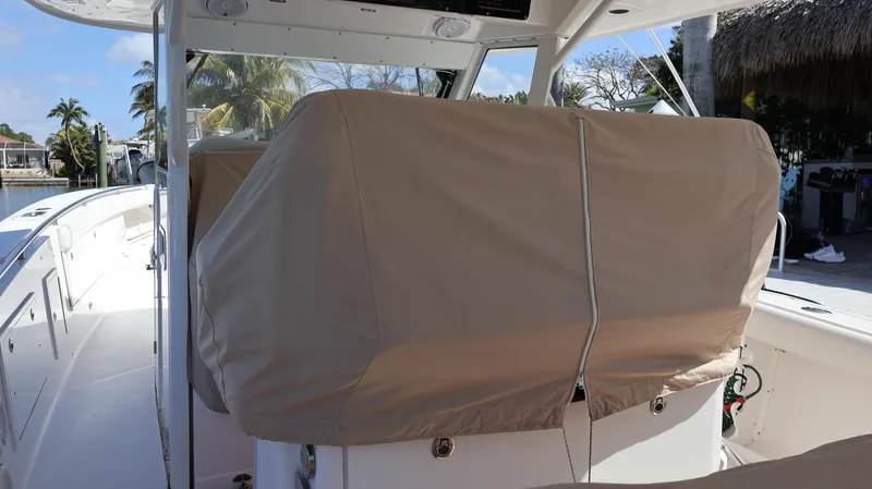 Slide: The Image of Everglades 435 Center Console 2019 - 94