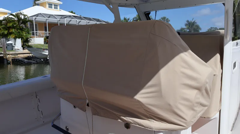 Slide: The Image of Everglades 435 Center Console 2019 - 95