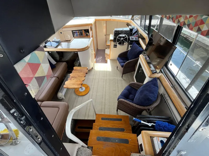 Slide: The Image of Bayliner 4387 - Salon - 5