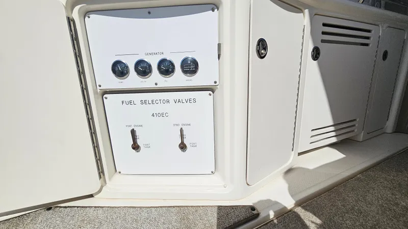 Slide: The Image of Fuel selector valves on 2003 Sea Ray 410 Express Cruiser boat. - 19