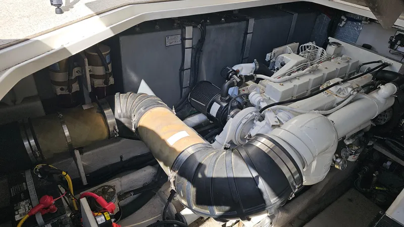 Slide: The Image of Sea Ray 410 Express Cruiser 2003 - 52