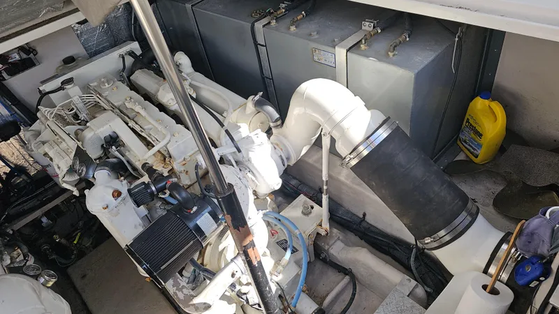 Slide: The Image of Sea Ray 410 Express Cruiser 2003 - 53