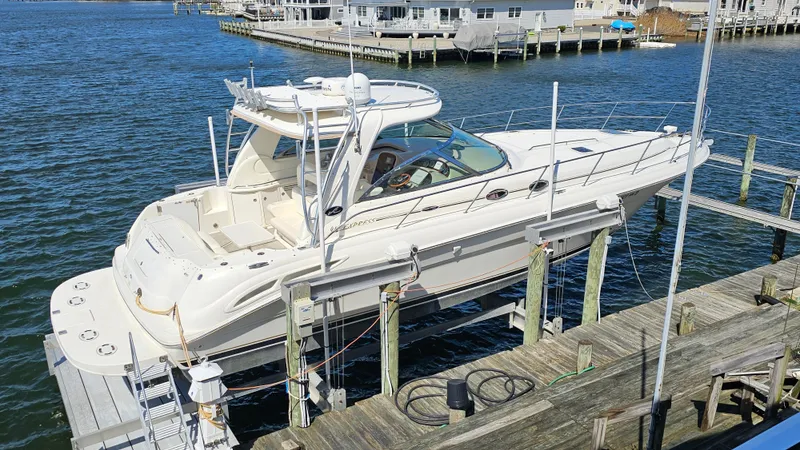 Slide: The Image of Sea Ray 410 Express Cruiser 2003 - 57