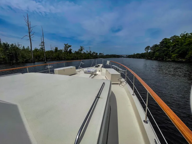 Slide: The Image of Hatteras 53 Motoryacht 1984 - 52