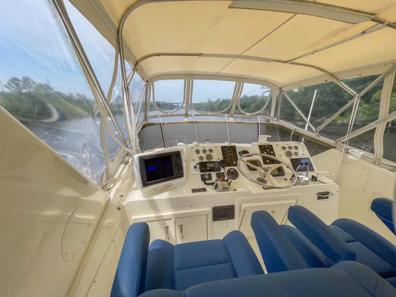 Slide: The Image of Hatteras 53 Motoryacht 1984 - 54