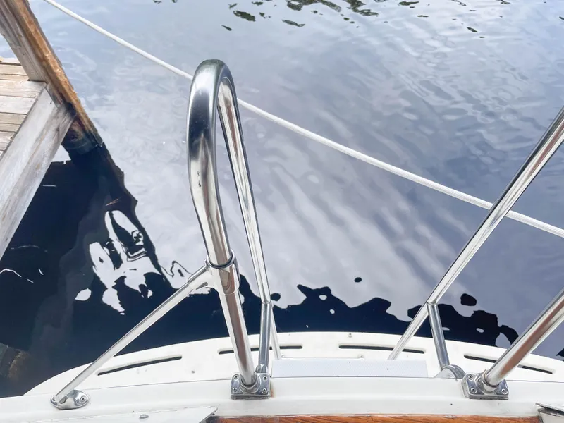 Slide: The Image of Hatteras 53 Motoryacht 1984 - 65