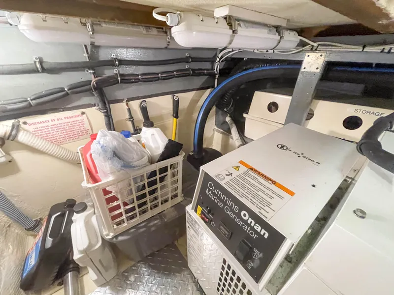 Slide: The Image of Hatteras 53 Motoryacht 1984 - 73