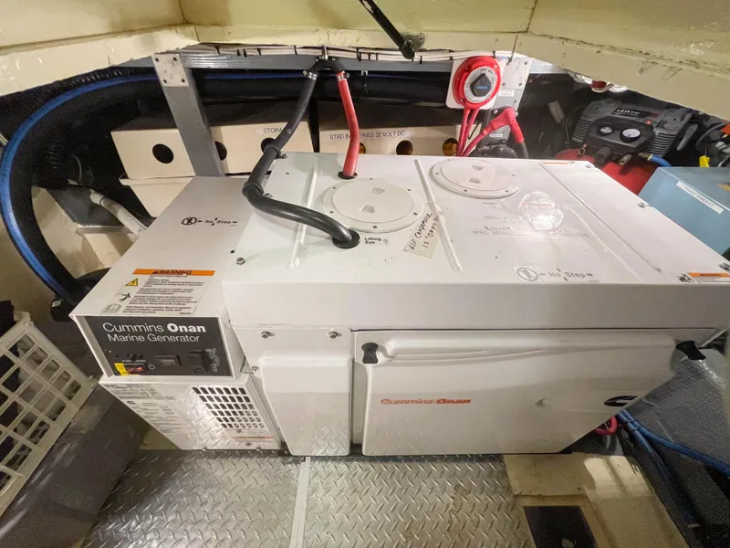 Slide: The Image of Hatteras 53 Motoryacht 1984 - 74