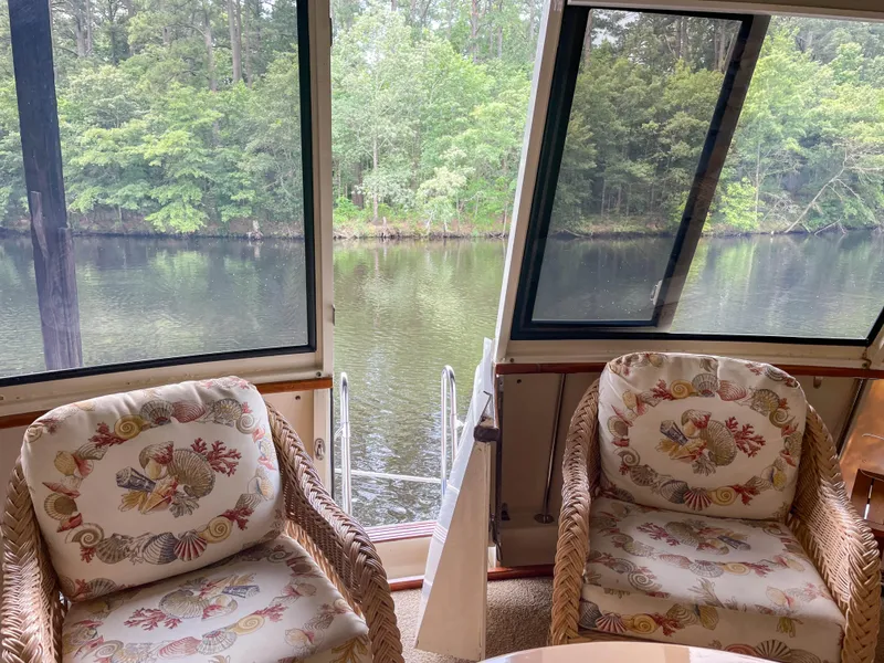 Slide: The Image of Hatteras 53 Motoryacht 1984 - 77