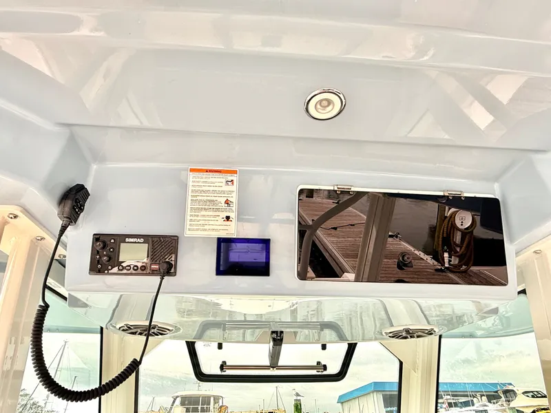 Slide: The Image of Boston Whaler 360 Outrage 2026 - 30