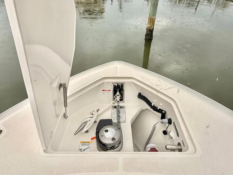 Slide: The Image of Boston Whaler 360 Outrage 2026 - 40