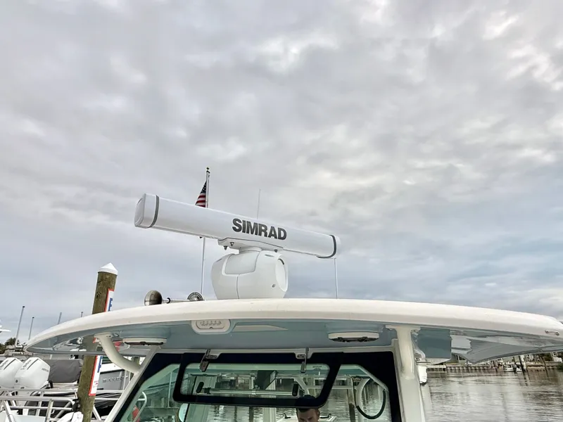 Slide: The Image of Boston Whaler 360 Outrage 2026 - 42