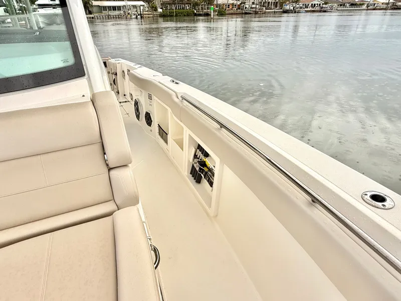 Slide: The Image of Boston Whaler 360 Outrage 2026 - 43