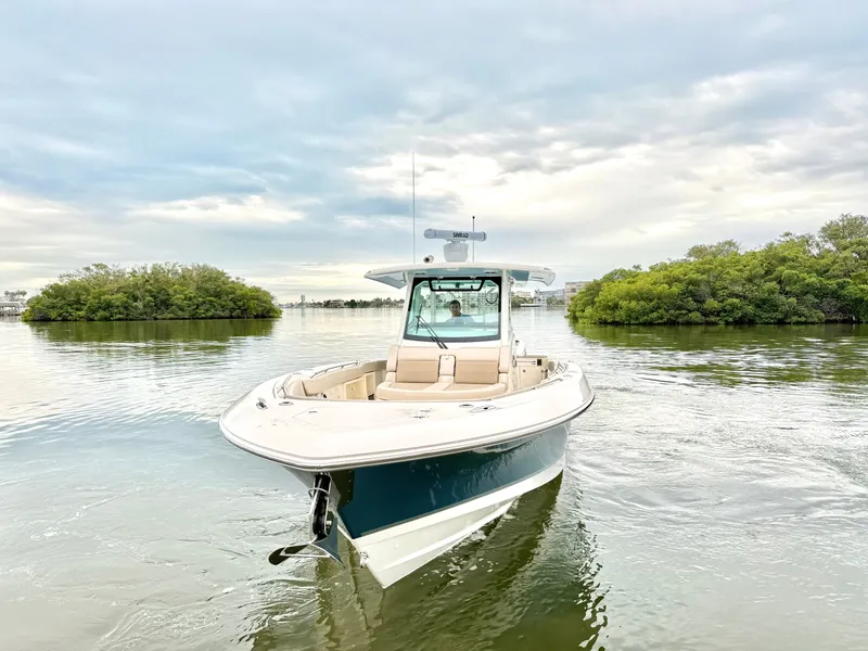 Slide: The Image of Boston Whaler 360 Outrage 2026 - 7