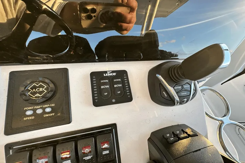 Slide: The Image of Pursuit S 328 2023 - 9