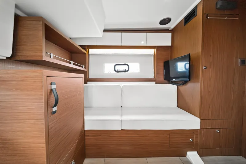 Slide: The Image of Jeanneau 40 LEADER 2017 - 38