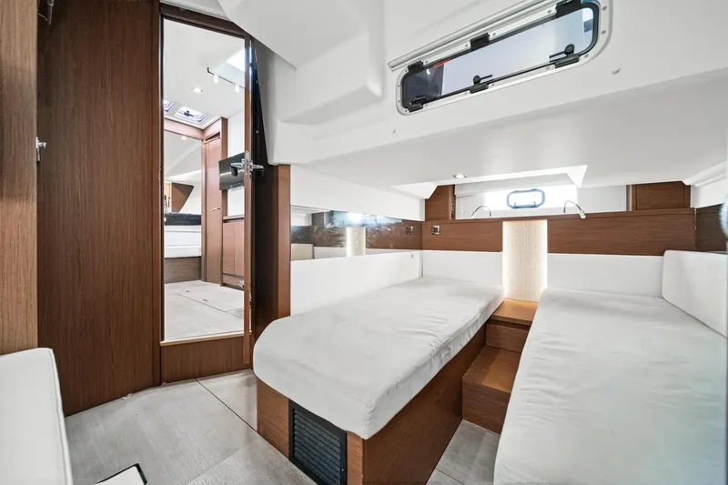 Slide: The Image of Jeanneau 40 LEADER 2017 - 39