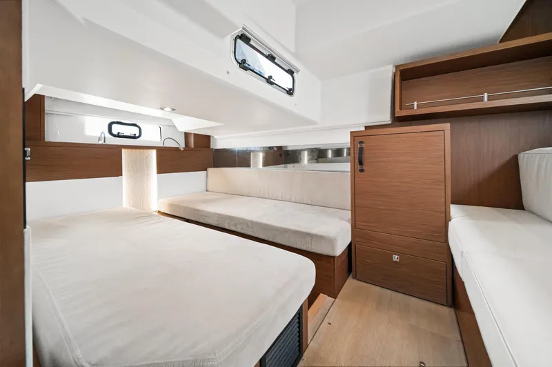 Slide: The Image of Jeanneau 40 LEADER 2017 - 40