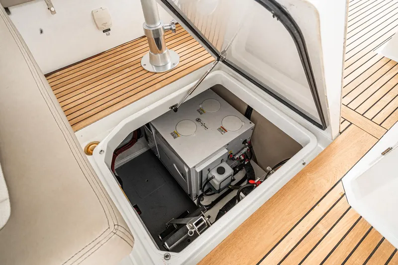 Slide: The Image of Jeanneau 40 LEADER 2017 - 42