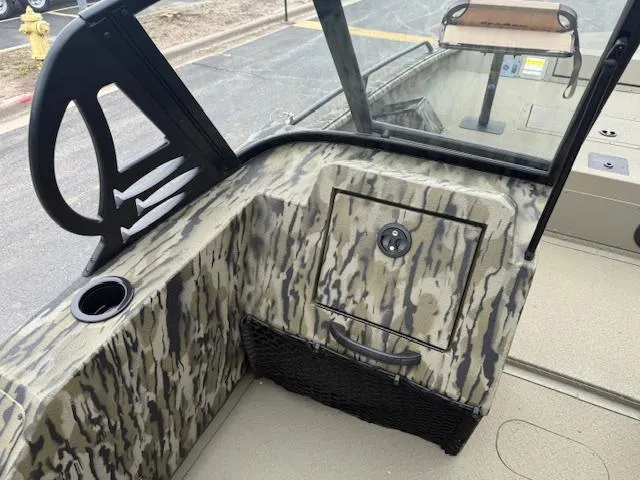 Slide: The Image of SeaArk 240 Protoge' / SUZUKI DF250 2025 - 14