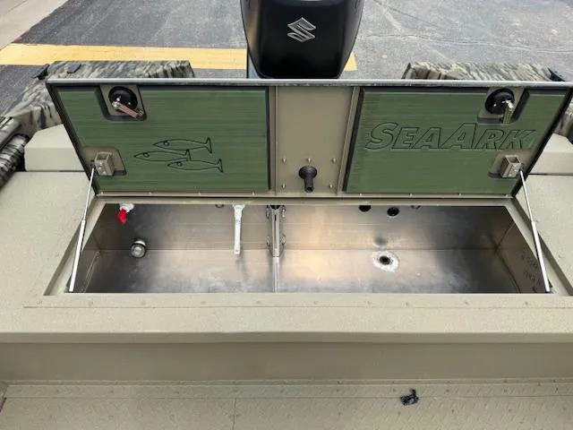 Slide: The Image of SeaArk 240 Protoge' / SUZUKI DF250 2025 - 5