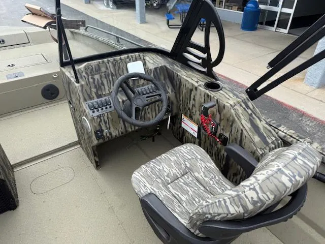 Slide: The Image of SeaArk 240 Protoge' / SUZUKI DF250 2025 - 9