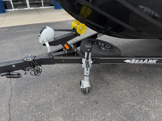 Slide: The Image of SeaArk Procat 200 / SUZUKI DF200 2025 - 2