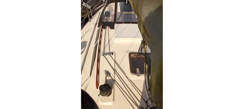 Slide: The Image of 1980 Sceptre 36 Brandywine sailboat deck with rigging and hatch. - 13