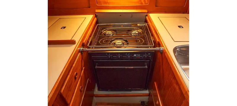 Slide: The Image of Sceptre 36 Brandywine 1980 - 77