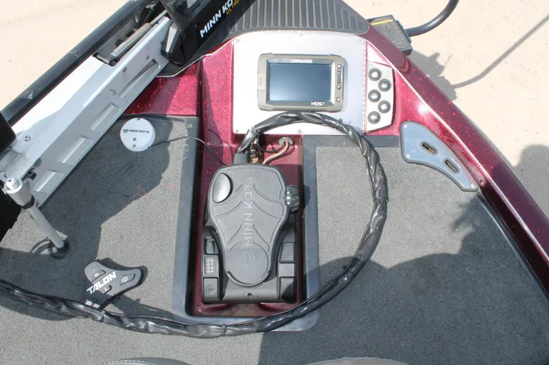 Slide: The Image of 2015 Ranger Z518C Comanche boat dashboard with Minn Kota foot pedal and Lowrance display. - 8