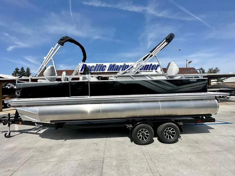 The Image of Avalon 23' Venture 85 Platinum CC Fish w/ 150HP Mercury! 2025 - 1