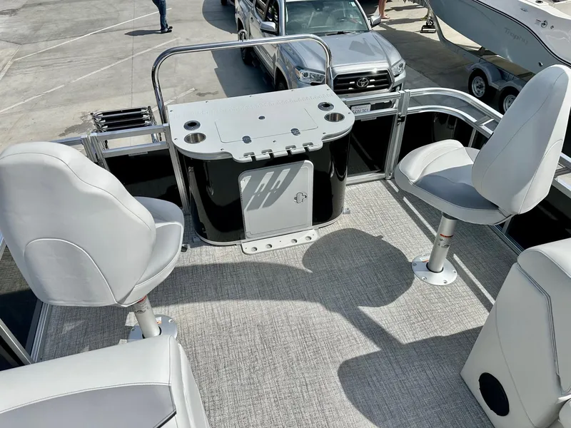 Slide: The Image of Avalon 23' Venture 85 Platinum CC Fish w/ 150HP Mercury! 2025 - 4