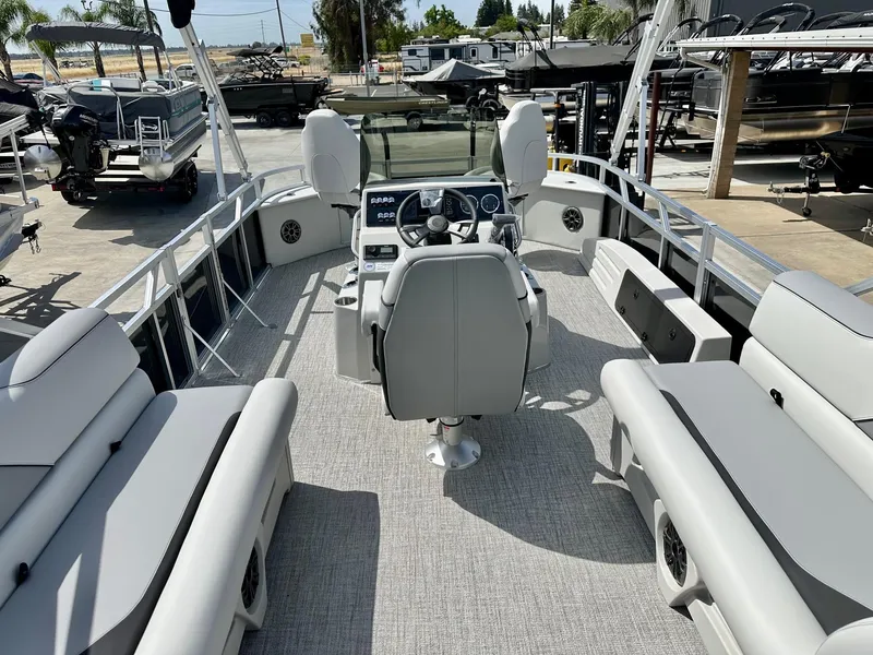 Slide: The Image of Avalon 23' Venture 85 Platinum CC Fish w/ 150HP Mercury! 2025 - 6