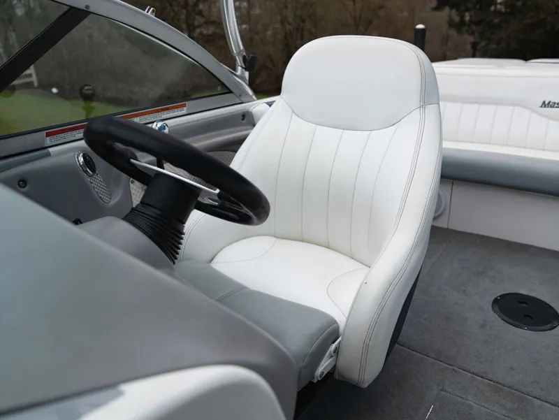 Slide: The Image of MasterCraft XStar 2002 - 16